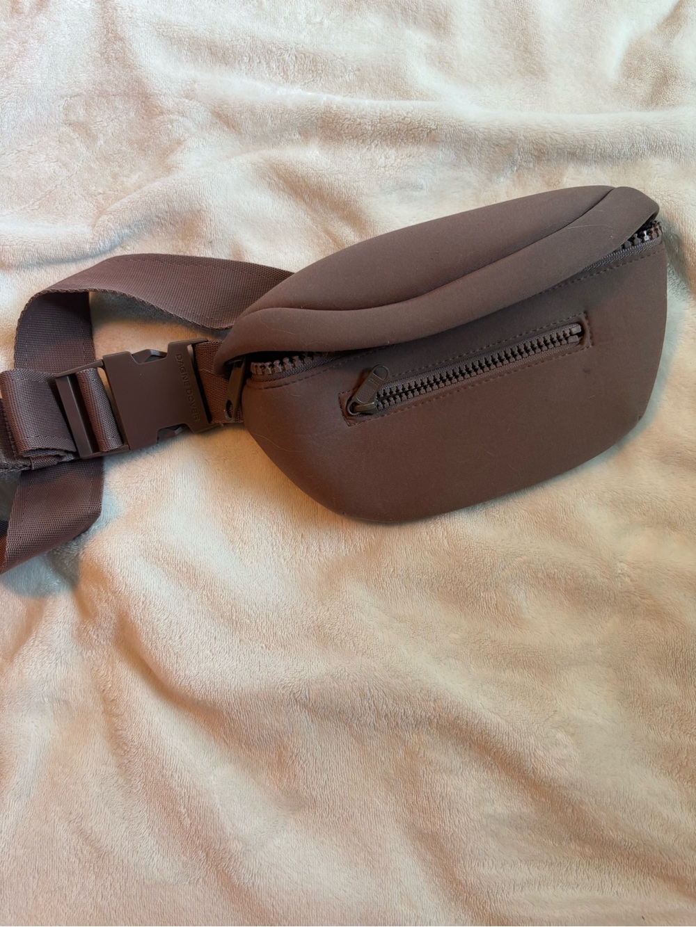 Dagne Dover Neoprene mauve  Belt Bag with Front Zip